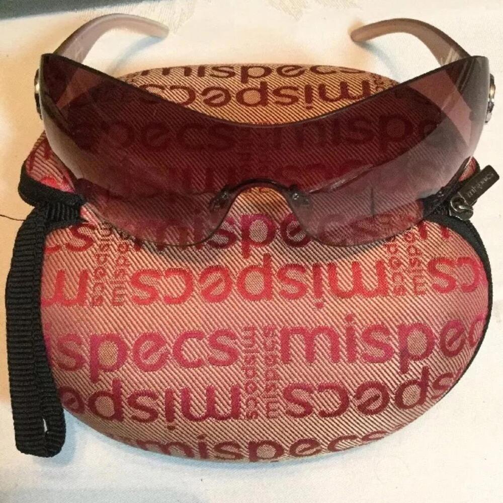 🍁Mispecs Monterey Sunglasses with case 🍁